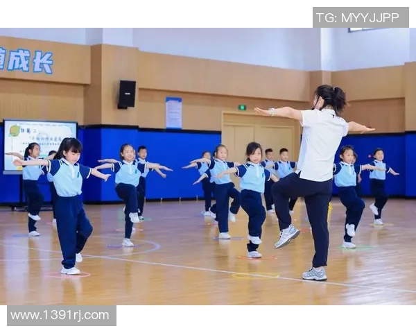 排球新手必看:快速掌握技巧与战术的全面入门指南 排球新手必看:快速掌握技巧与战术的全面入门指南