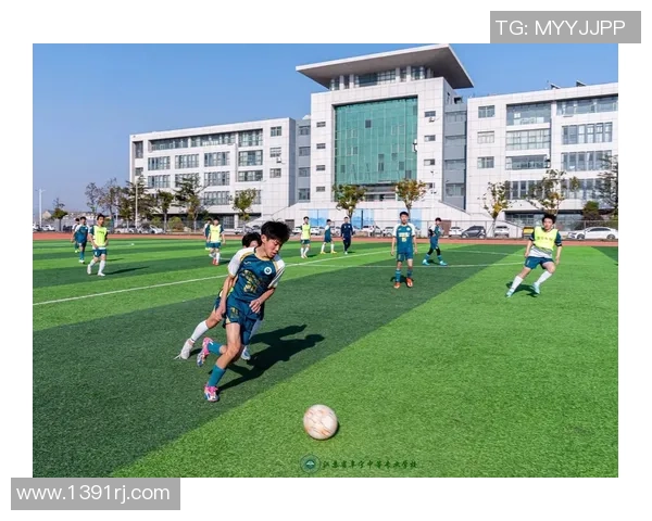 足球明星与他们可爱孩子的温馨瞬间分享 足球明星与他们可爱孩子的温馨瞬间分享