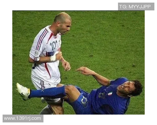 足球明星与球迷亲密互动的精彩瞬间与感人故事分享